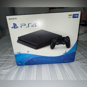 PS4 1 TB Like New in original packaging